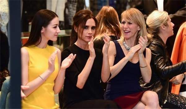 迪丽热巴屡演女二号却人气超越女一，揭秘其成功秘诀！