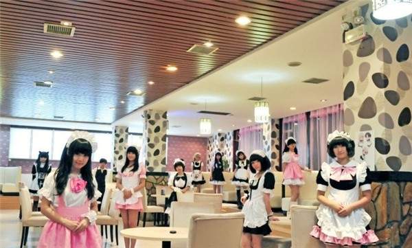 日本女仆职业揭秘：无性别限制的顾客体验